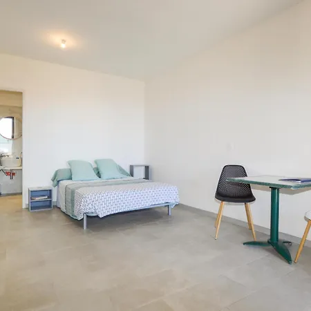 Appartement Beautiful In With Kitchen Piana (Corsica)